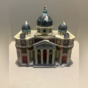 Dickens 1995 Ceramic Christmas Museum Building Sculpture collectable w/ light